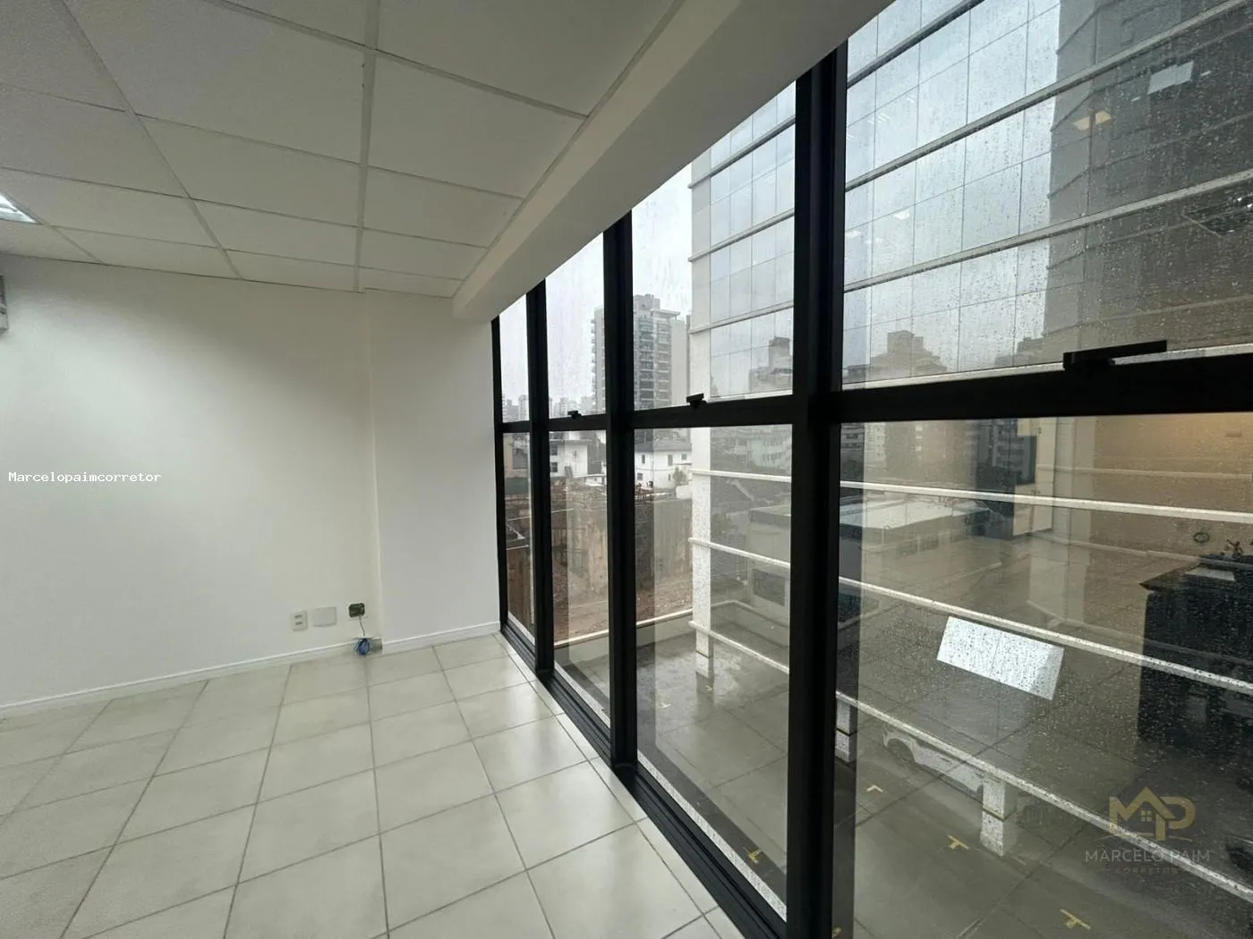 Sala Comercial para Venda em Florianópolis, Centro, 1 banheiro, 2 vagas — foto 7