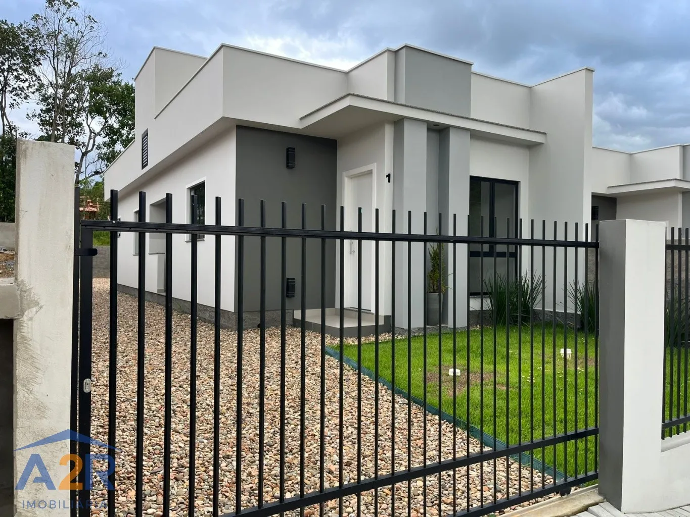 CASA COM 2 QUARTOS SENDO 01 SUÍTE COM 217,15 M DE TERRENO E 65M DE CASA - foto 1