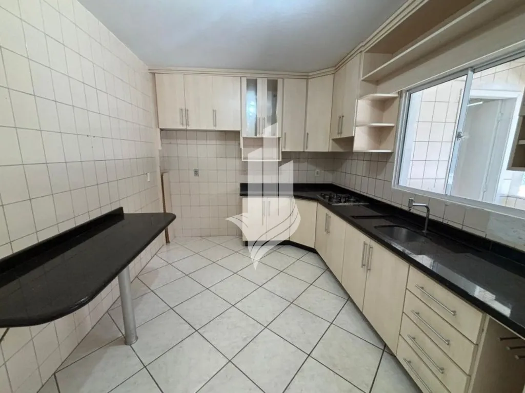 Apartamento 2 dormitórios, 1 vaga de garagem - foto 1