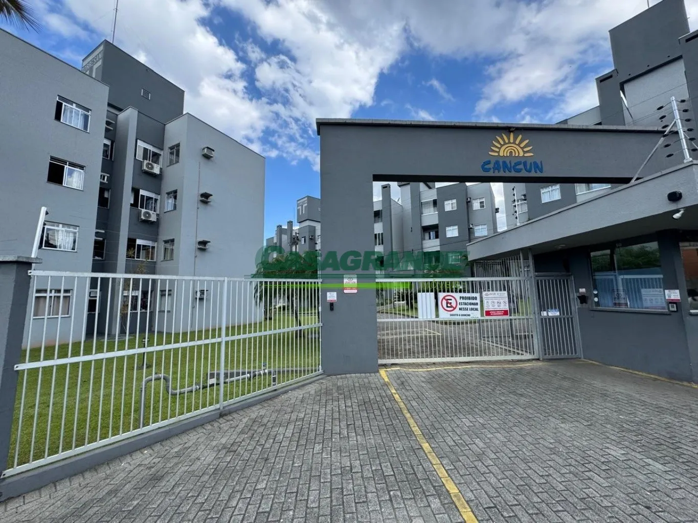 Excelente apartamento no bairro Água Verde, a apenas 5 minutos do Komprão Koch Atacadista e do terminal Água Verde. - foto 1