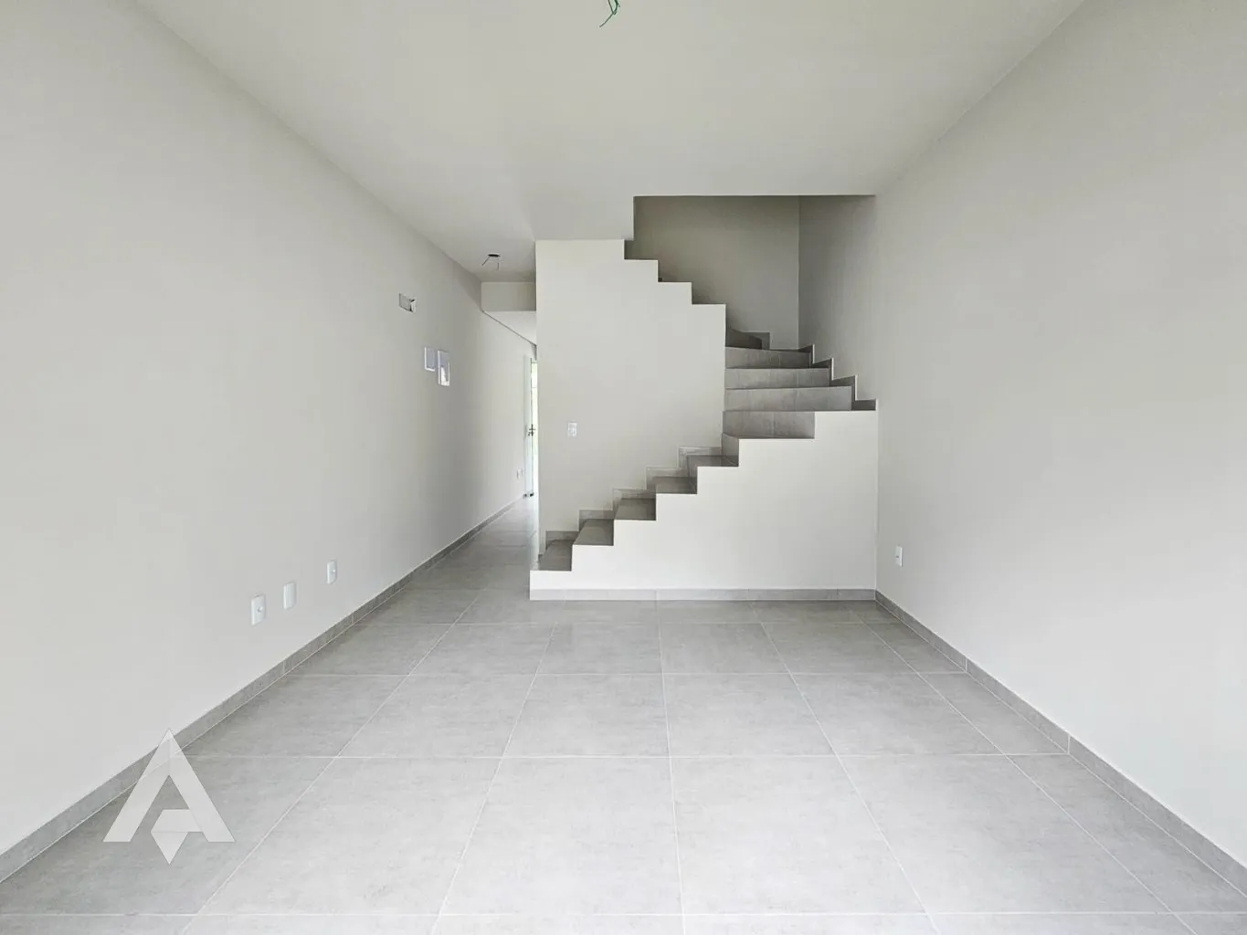 Casa com 2 domitórios à venda por R$ 450.000,00 - Bairro Tribess - Blumenau/SC — foto 2