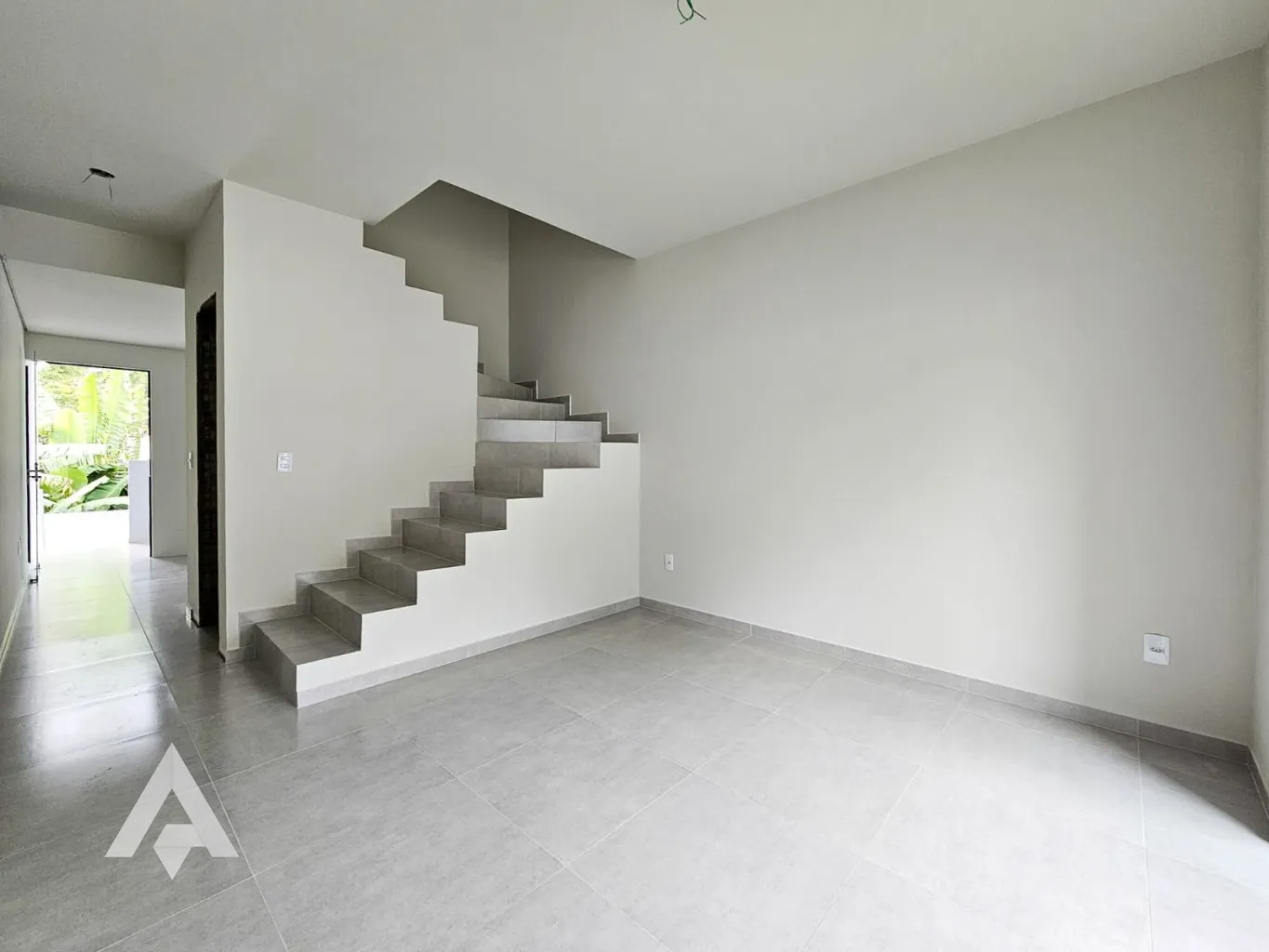 Casa com 2 domitórios à venda por R$ 450.000,00 - Bairro Tribess - Blumenau/SC — foto 3