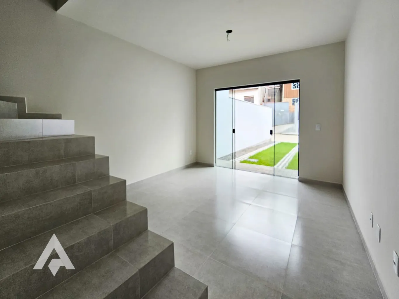 Casa com 2 domitórios à venda por R$ 450.000,00 - Bairro Tribess - Blumenau/SC — foto 4