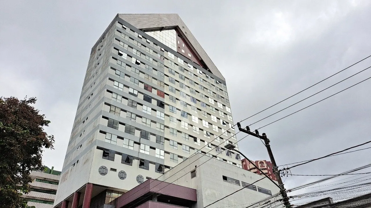 Sala comercial no Edifício Hannover com 74 m à venda no Centro de Joinville-SC por R$ 380.000,00. - foto 1