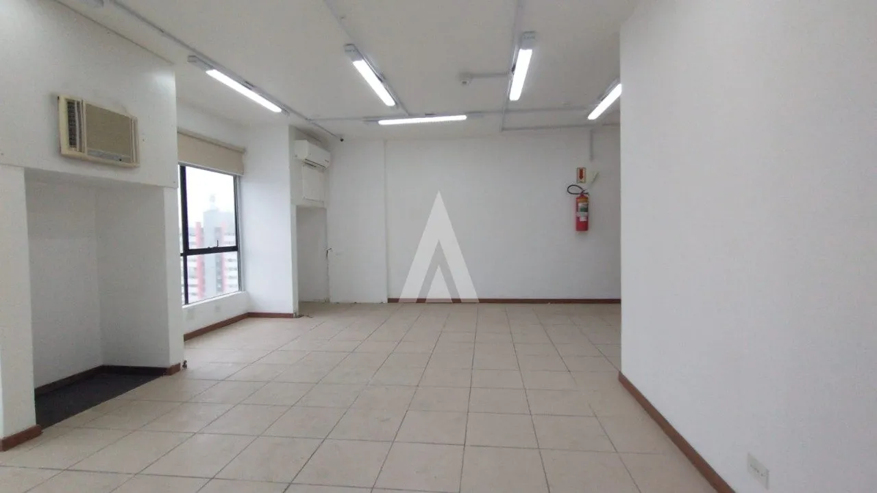 Sala comercial no Edifício Hannover com 74 m à venda no Centro de Joinville-SC por R$ 380.000,00. — foto 5