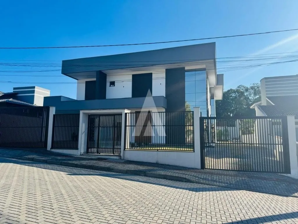 Casa com 3 suítes e 2 quartos à venda no bairro Glória em Joinville-SC por R$3.600.000,00. — foto 3