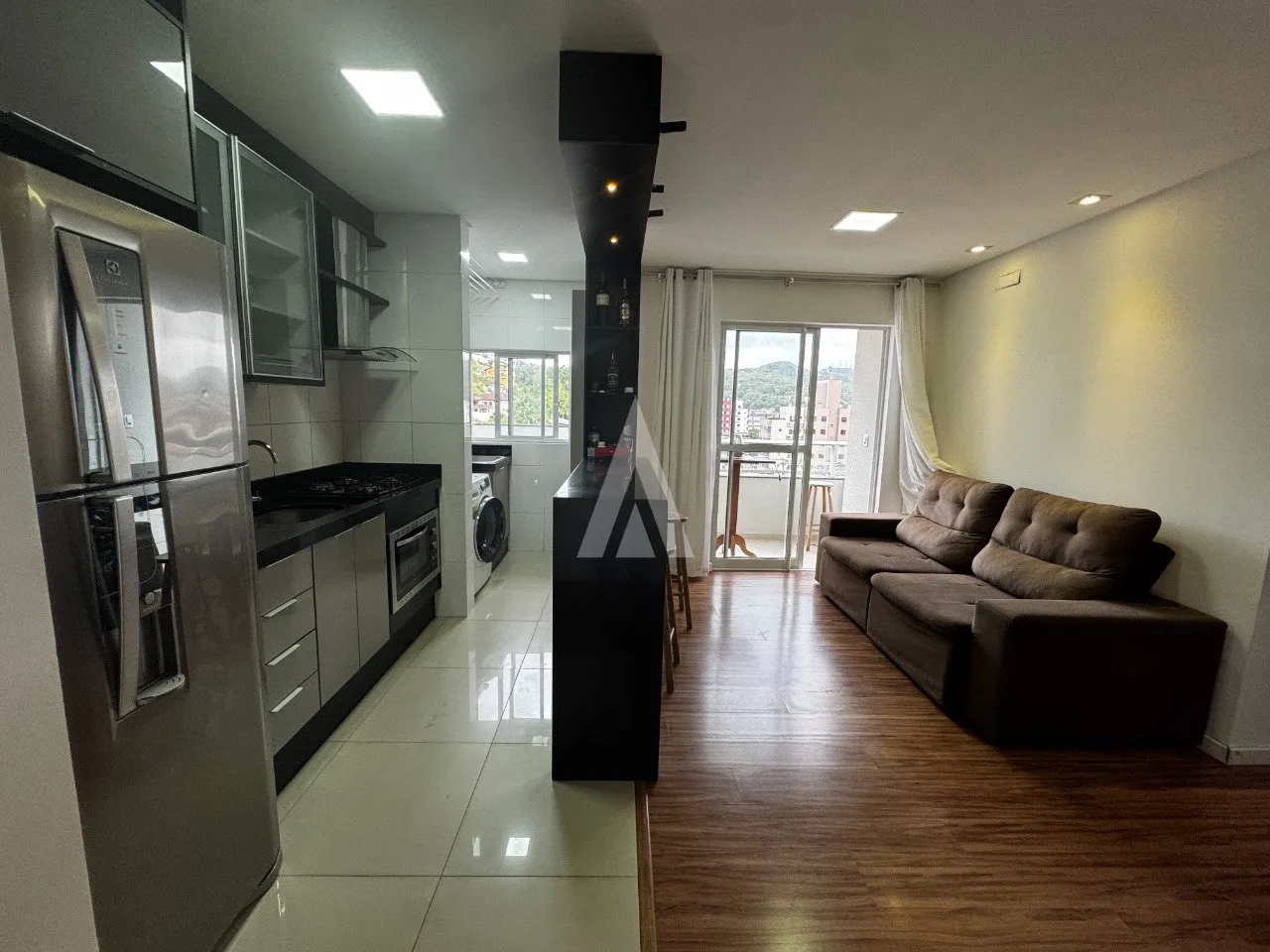 Apartamento com 1 suíte(s) mais 1 quarto(s) à venda no bairro BOM RETIRO em JOINVILLE, por R$ 395.000.00. — foto 4