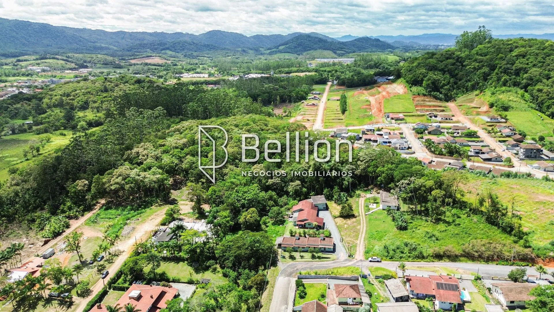 Conjunto de casas e terreno com 4.246m no bairro Divinéia - Rio dos Cedros — foto 6