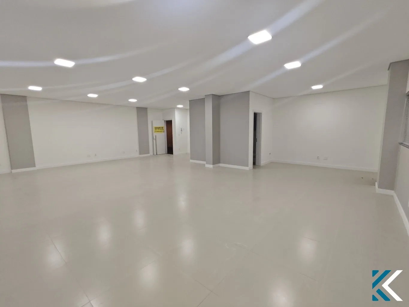 Sala Comercial - Centro Integrado Casa de Blumenau | 95 m | 2 Vagas — foto 2