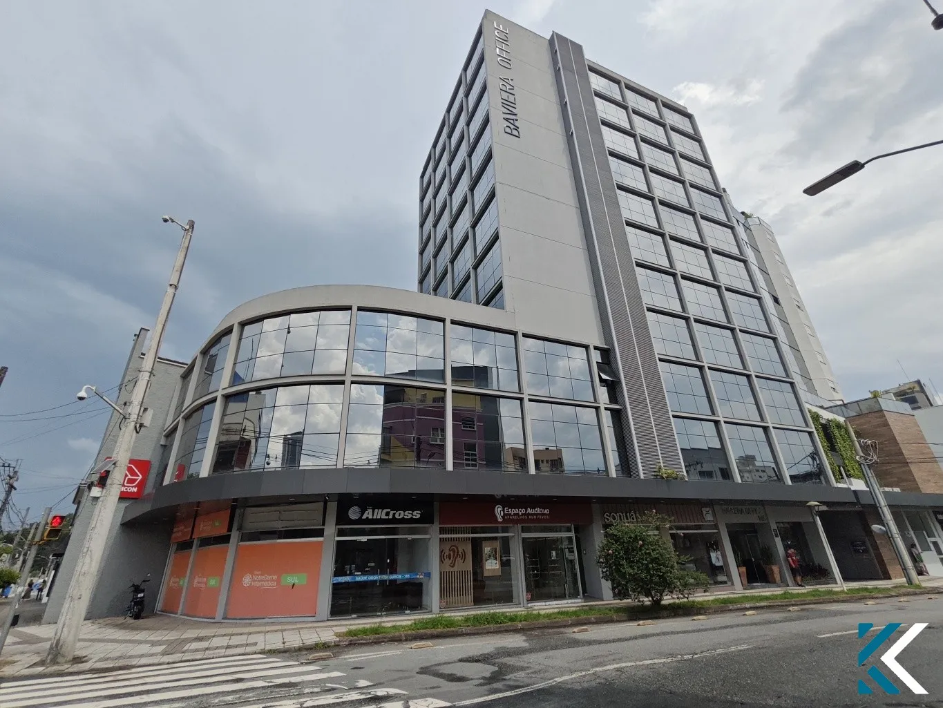 **Sala Comercial no Centro de Blumenau - Baviera Office** - foto 1