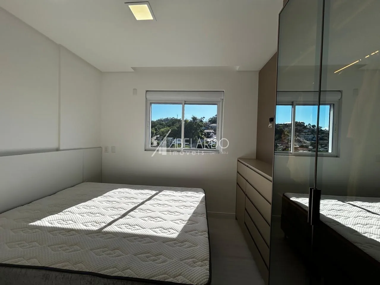 APARTAMENTO MOBILIADO COM TRÊS DORMITÓRIOS E DUAS VAGAS DE GARAGEM - BAIRRO ESCOLA AGRÍCOLA — foto 5