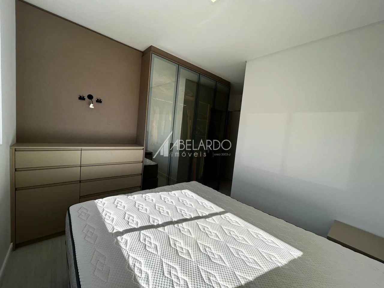 APARTAMENTO MOBILIADO COM TRÊS DORMITÓRIOS E DUAS VAGAS DE GARAGEM - BAIRRO ESCOLA AGRÍCOLA — foto 6