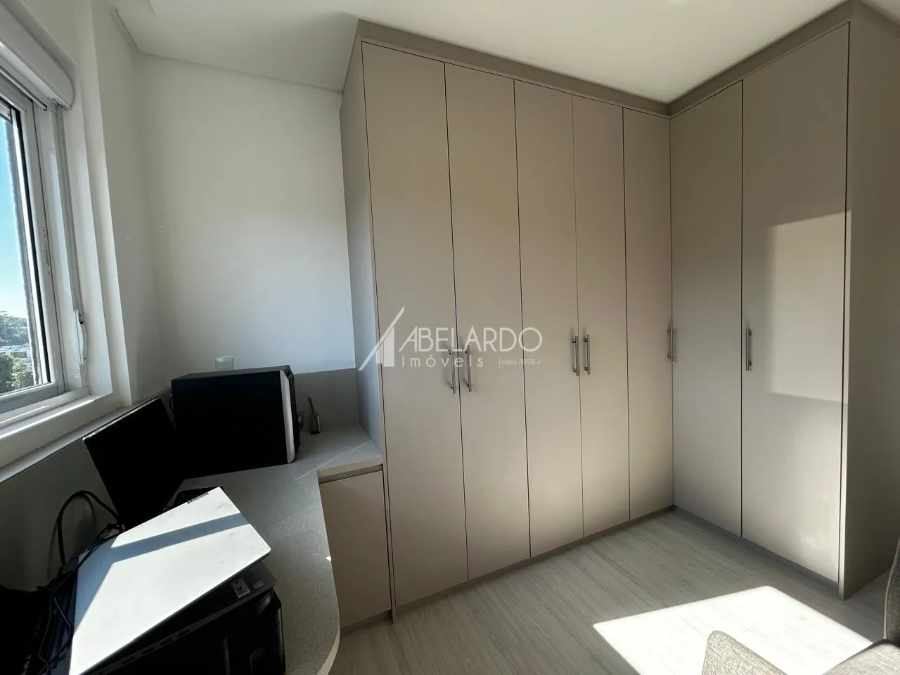 APARTAMENTO MOBILIADO COM TRÊS DORMITÓRIOS E DUAS VAGAS DE GARAGEM - BAIRRO ESCOLA AGRÍCOLA — foto 7