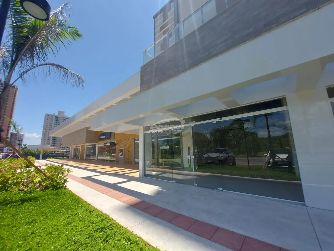 Loja térrea disponível para locação no bairro Itacolomi, em Balneário Piçarras/SC. — foto 4