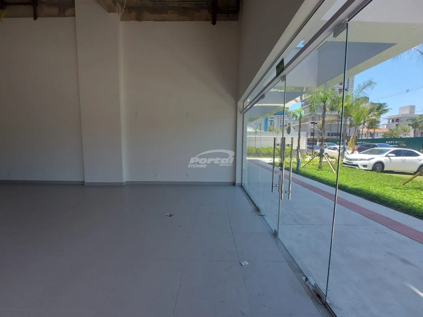 Loja térrea disponível para locação no bairro Itacolomi, em Balneário Piçarras/SC. — foto 6