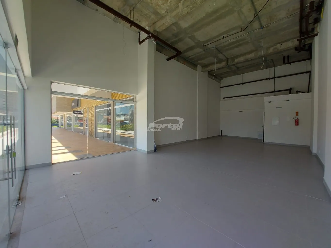 Loja térrea disponível para locação no bairro Itacolomi, em Balneário Piçarras/SC. — foto 7