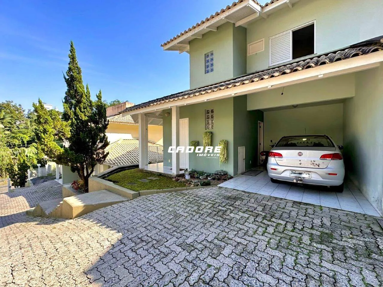 Casa semi mobiliada em condomínio fechado no bairro Vila Nova !! - foto 1