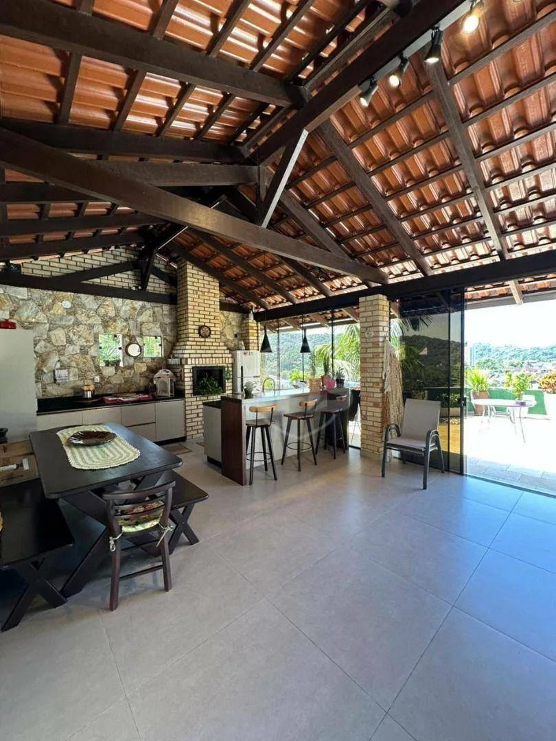Casa com 3 dormitórios à venda, 231 m por R$ 2.000.000,00 - Garcia - Blumenau/SC — foto 2