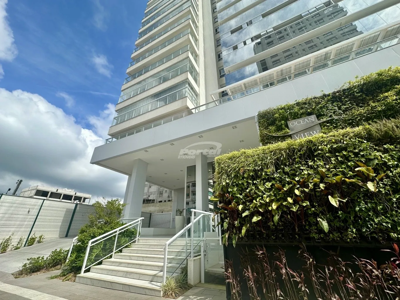 Apartamento novo mobiliado disponível para locação no bairro Itacolomi, em Balneário Piçarras/SC. (Cód. 22748) - foto 1