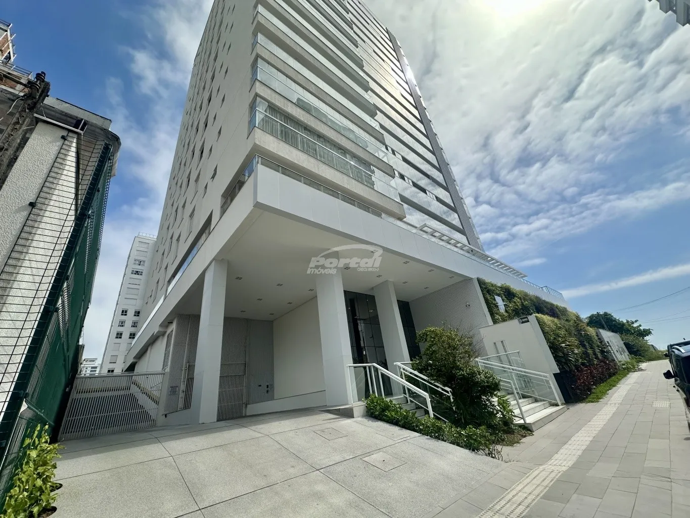 Apartamento novo mobiliado disponível para locação no bairro Itacolomi, em Balneário Piçarras/SC. (Cód. 22748) — foto 3