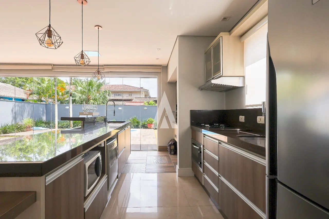 Casa com 1 suíte e 2 quartos à venda no bairro Costa e Silva em Joinville-SC por R$1.850.000,00. — foto 3