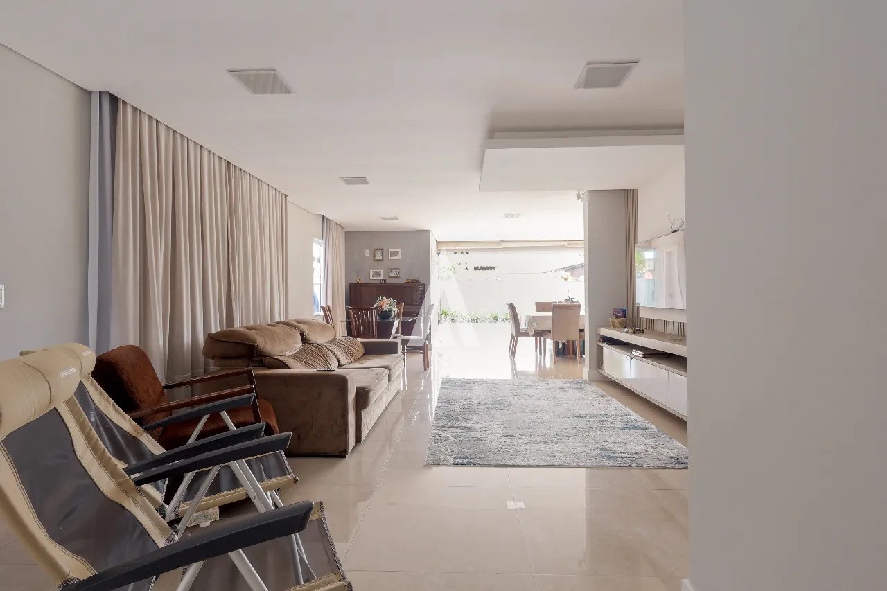 Casa com 1 suíte e 2 quartos à venda no bairro Costa e Silva em Joinville-SC por R$1.850.000,00. — foto 7