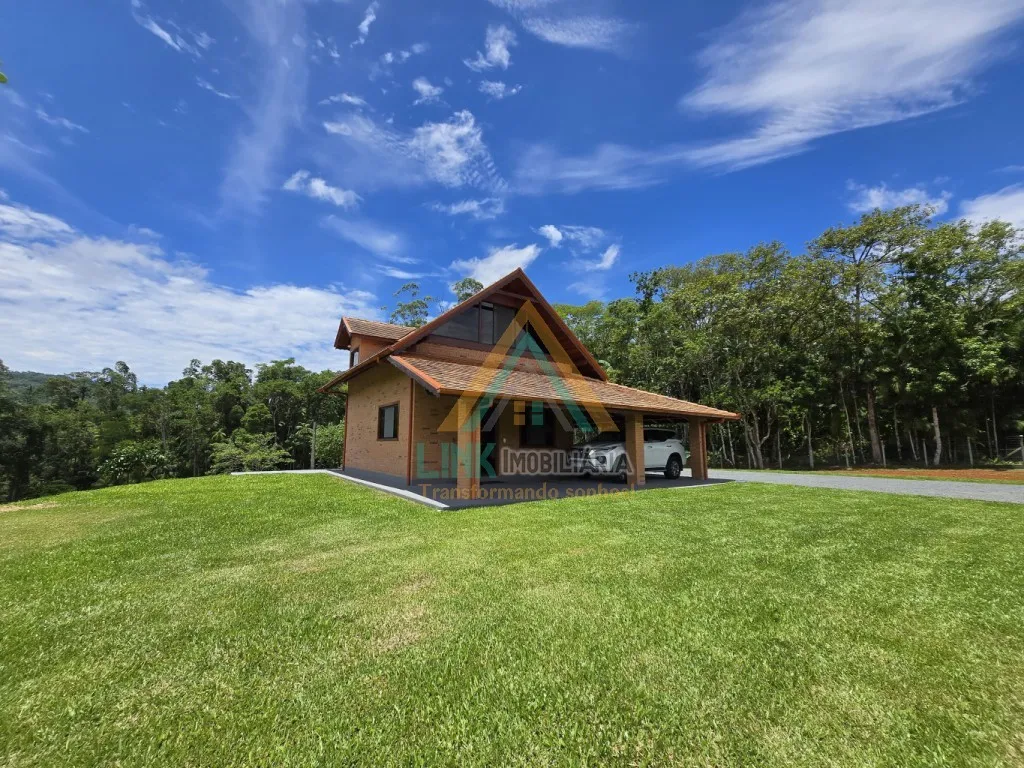 Chalé no Bairro Pomerode Fundos, com Área Construída de 164,89m na cidade de Pomerode, com área total de 38.250,00m. - foto 1