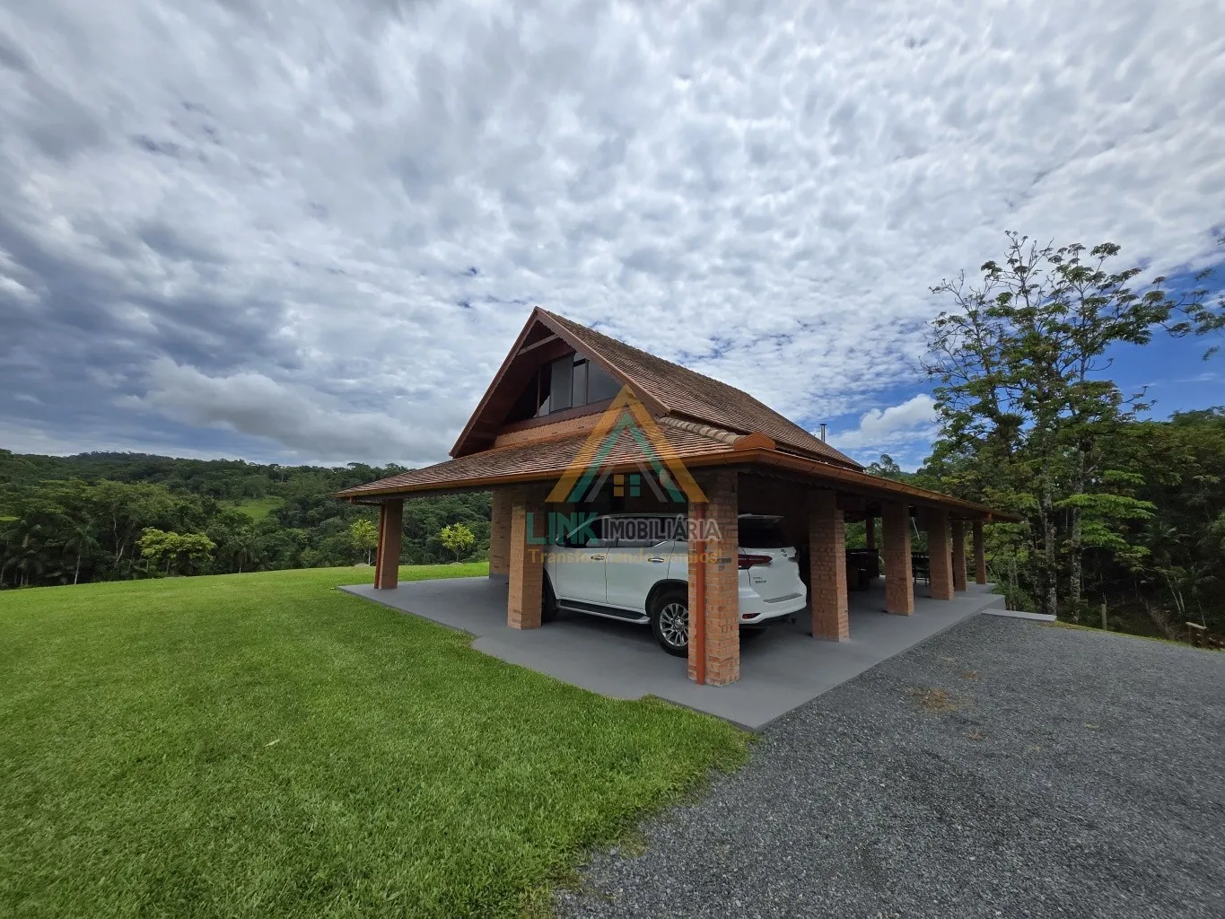 Chalé no Bairro Pomerode Fundos, com Área Construída de 164,89m na cidade de Pomerode, com área total de 38.250,00m. — foto 4