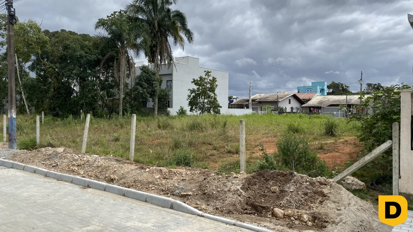 Lindo terreno, perto do mar, em Piçarras! - foto 1