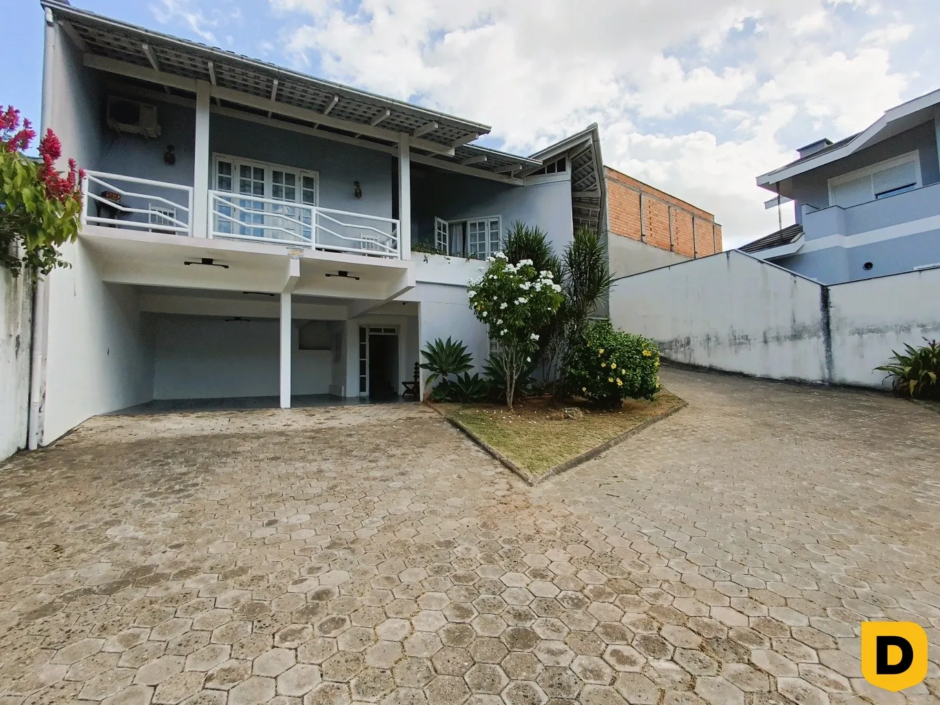 Ampla casa com 04 quartos(1 Suíte Master) em terreno de 1.152 m, livre de desastres naturais. - foto 1