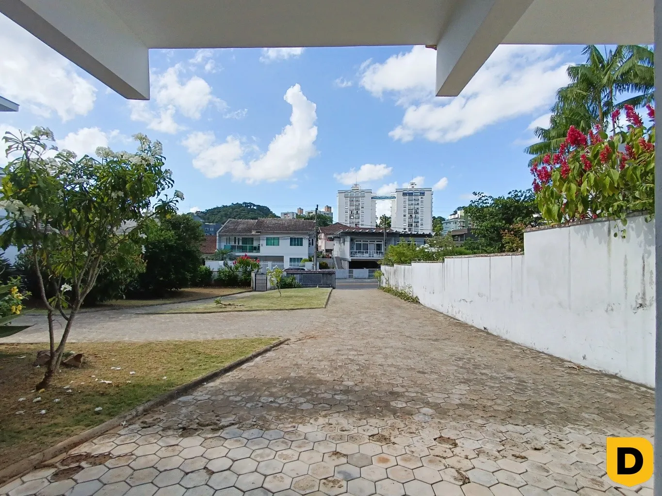 Ampla casa com 04 quartos(1 Suíte Master) em terreno de 1.152 m, livre de desastres naturais. — foto 3