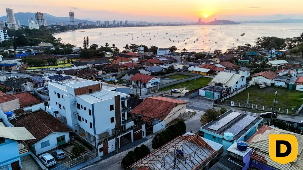 Oportunidade - Apto com 3 dorm. (1 suíte), a 275 metros do mar, em Penha/SC. - foto 1