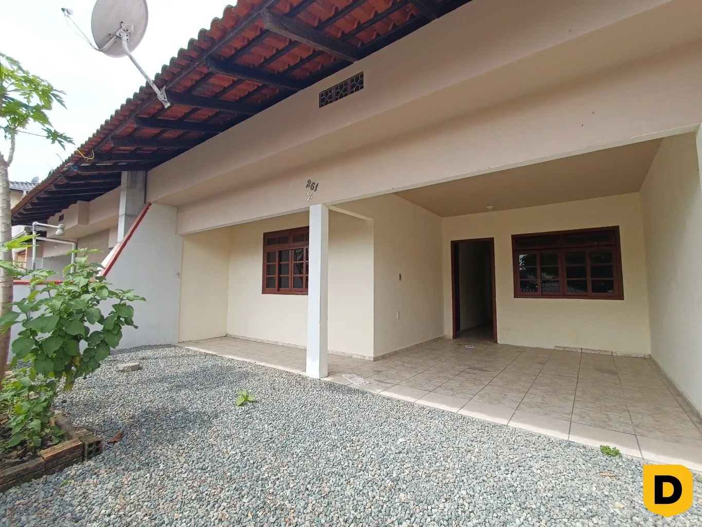 Sobrado à venda em Penha, apenas 550m da Praia do Quilombo! - foto 1