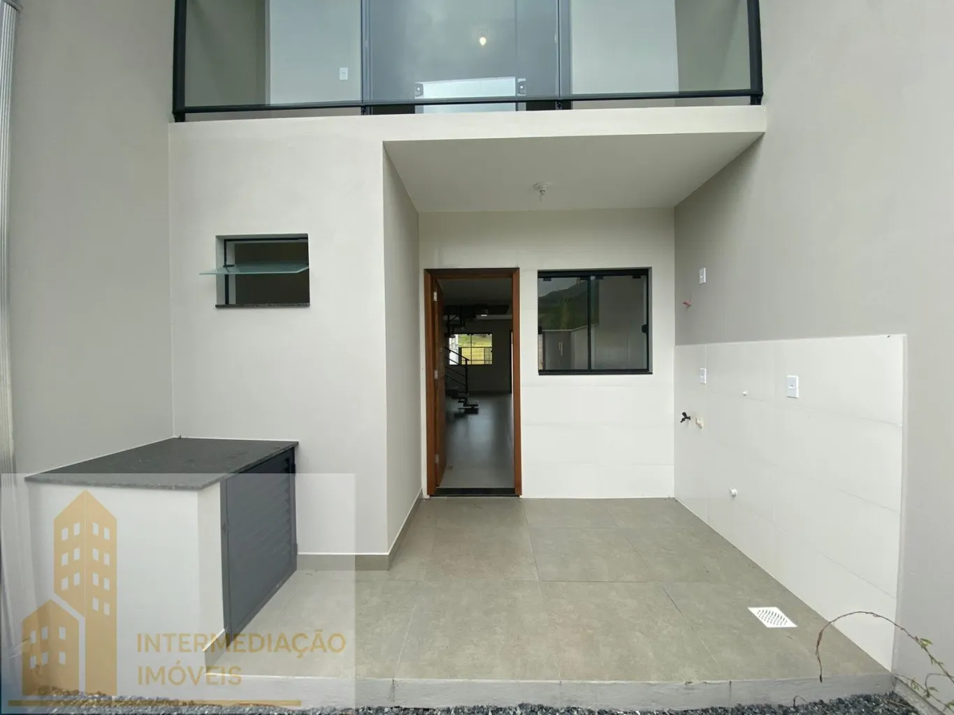 Sobrados novos com 2 quartos e 2 vagas de garagem, em Blumenau. — foto 5