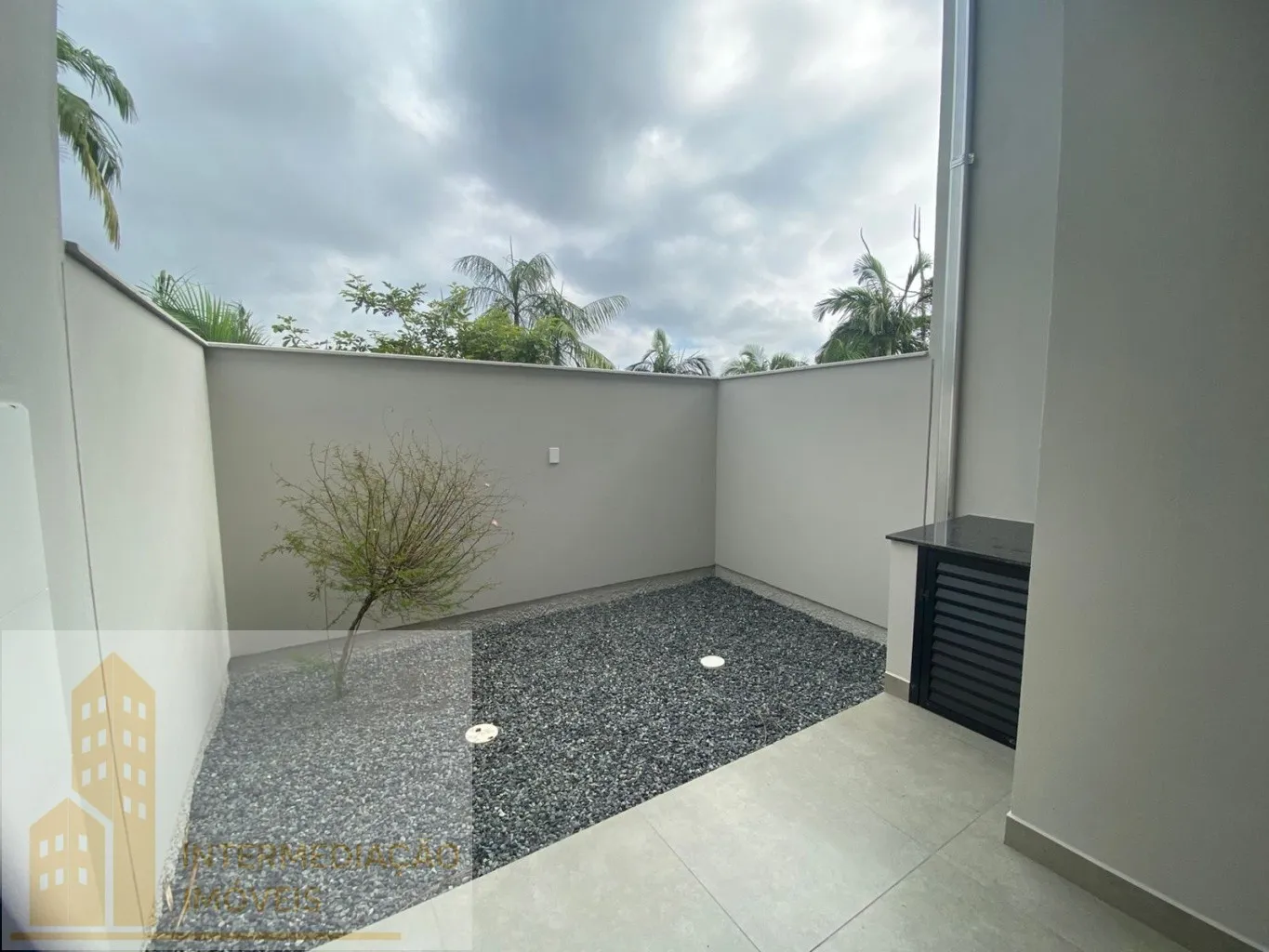 Sobrados novos com 2 quartos e 2 vagas de garagem, em Blumenau. — foto 6