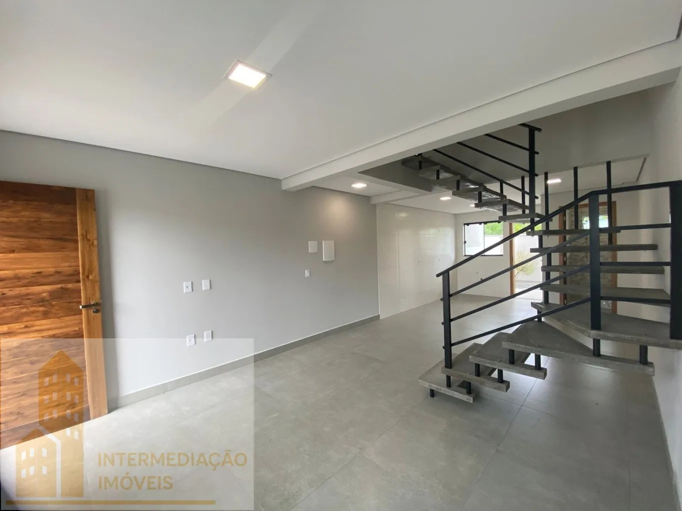 Sobrados novos com 2 quartos e 2 vagas de garagem, em Blumenau. — foto 7