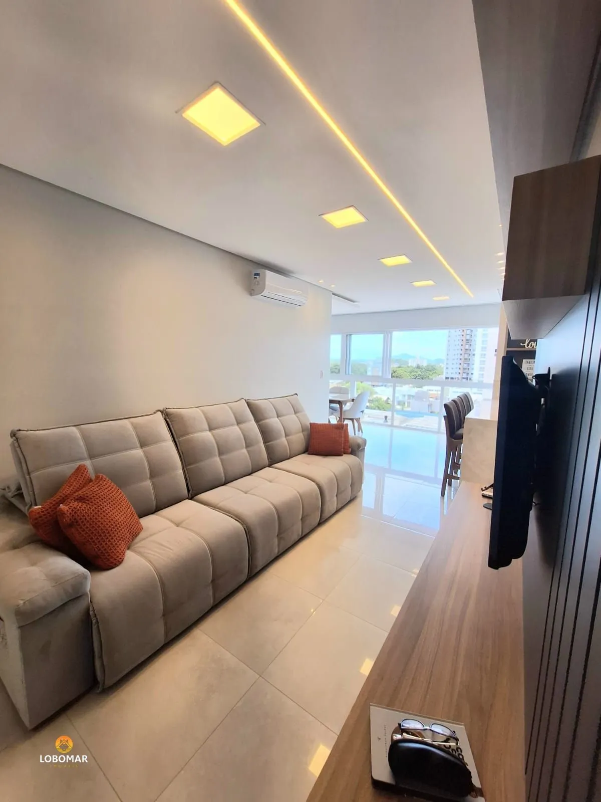 Apartamento vista mar e mobiliado, com 3 dormitórios e 2 vagas - Centro de Bal. — foto 2