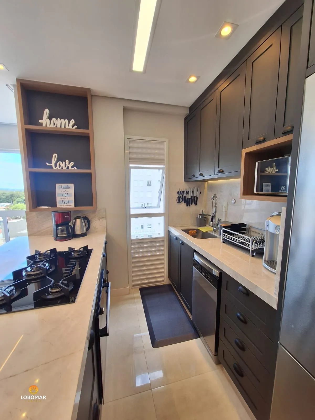Apartamento vista mar e mobiliado, com 3 dormitórios e 2 vagas - Centro de Bal. — foto 5