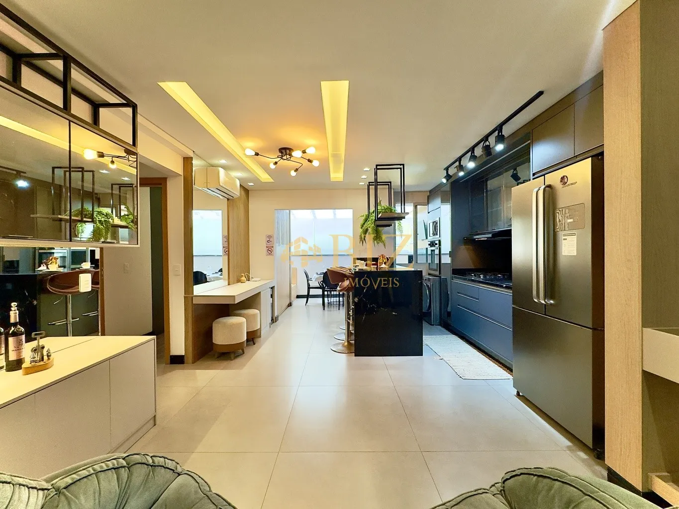 Apartamento PÉ NA AREIA em Barra Velha, TOTALMENTE MOBILIADO E EQUIPADO (PORTEIRA FECHADA), condomínio com infra completa de lazer! - foto 1