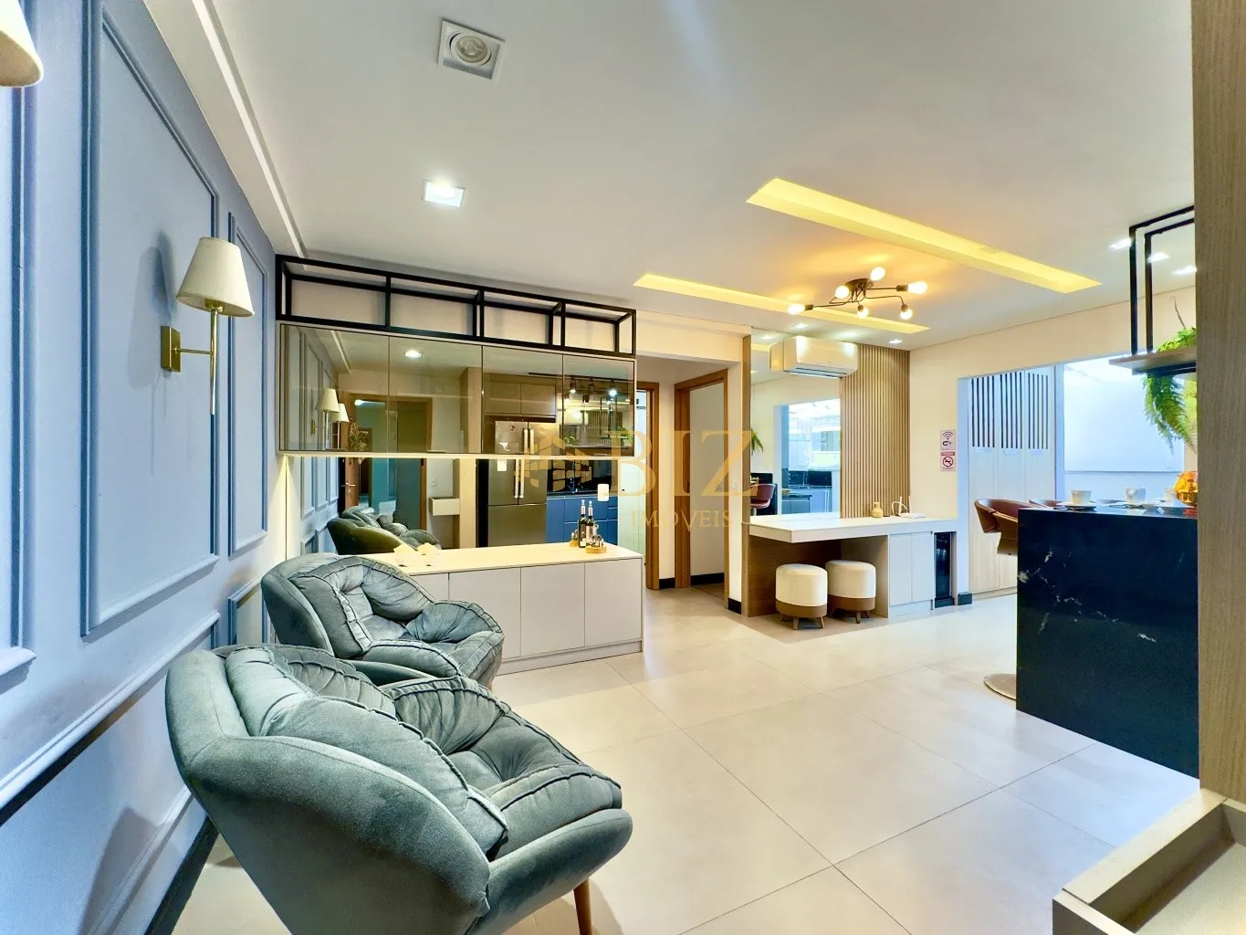 Apartamento PÉ NA AREIA em Barra Velha, TOTALMENTE MOBILIADO E EQUIPADO (PORTEIRA FECHADA), condomínio com infra completa de lazer! — foto 2