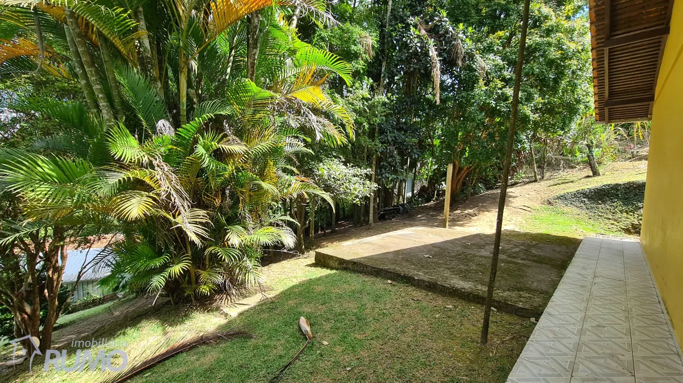 Chácara de 7.500m com duas casas, próximo da BR 470. Excelente opção para quem busca tranquilidade sem abrir mão de uma boa localização! — foto 3