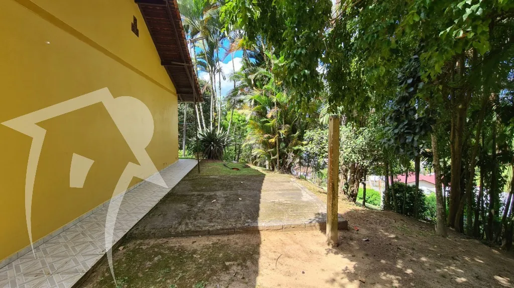 Chácara de 7.500m com duas casas, próximo da BR 470. Excelente opção para quem busca tranquilidade sem abrir mão de uma boa localização! — foto 4