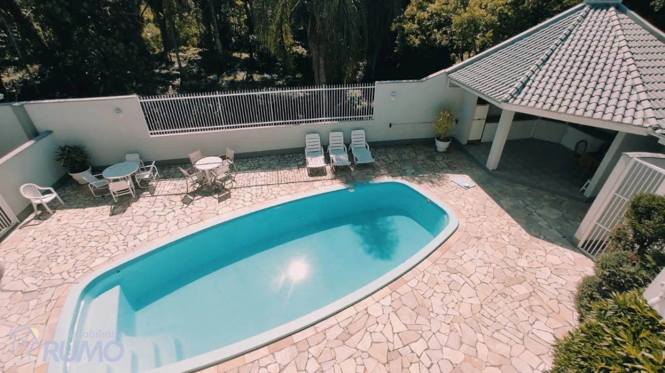 Magnifica casa de alto padrão, que pode ter a finalidade de residência ou um belo ponto comercial. — foto 5