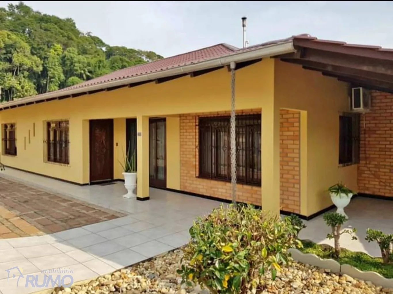 Linda casa de 4 quartos em Timbó. - foto 1