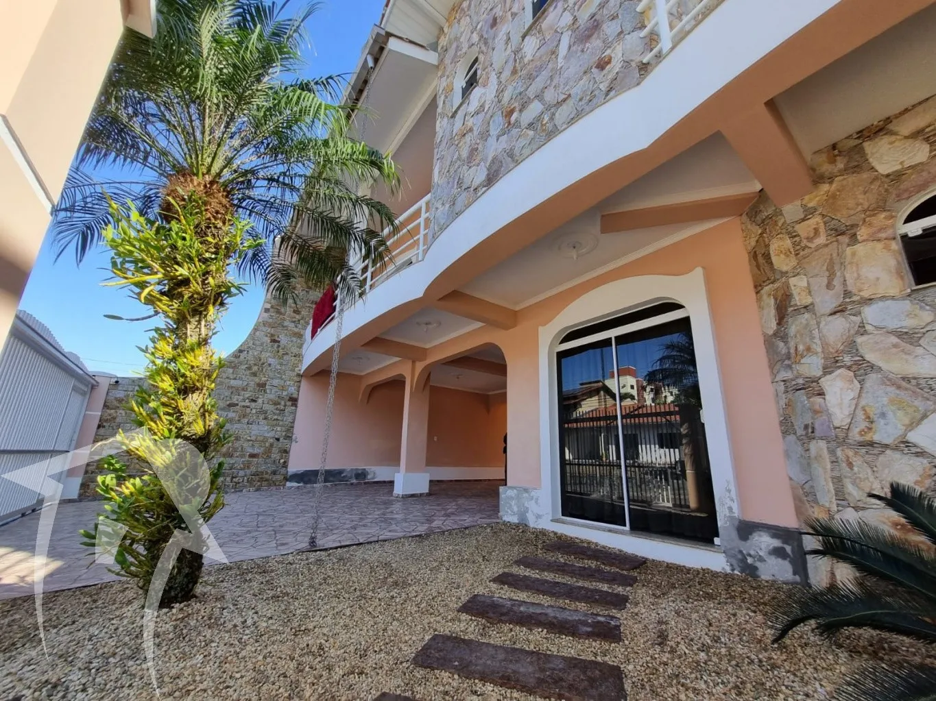 Linda casa Alto padrão com 6 quartos, piscina, belíssima área de festas — foto 2