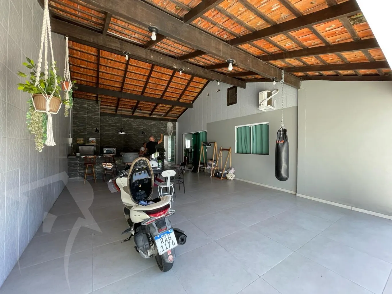 Casa 03 dormitórios sendo duas suítes com closet, duas áreas de festas e piscina — foto 5