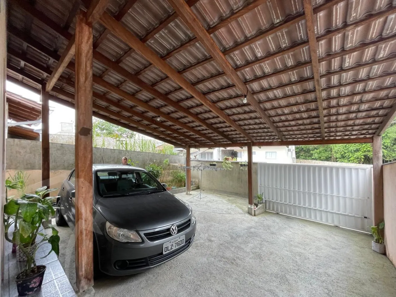 Casa no João Paulo II com área de festas e garagem coberta para 04 veículos — foto 2