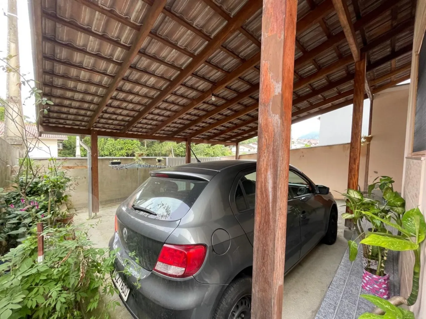 Casa no João Paulo II com área de festas e garagem coberta para 04 veículos — foto 3