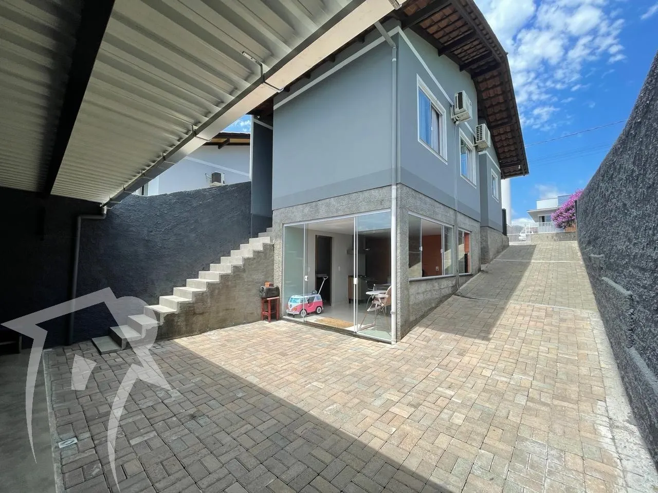 Casa Pilotis no bairro João Paulo II com ótima vista, área de festas e garagem coberta — foto 5