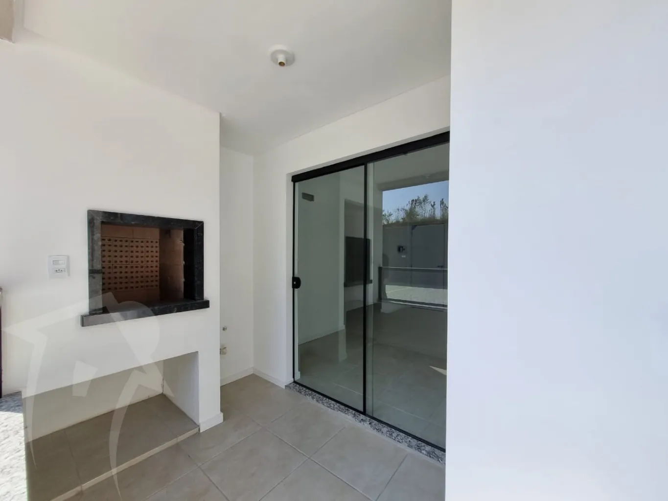 Apartamento térreo com 2 dormitórios e churrasqueira próximo ao centro — foto 6